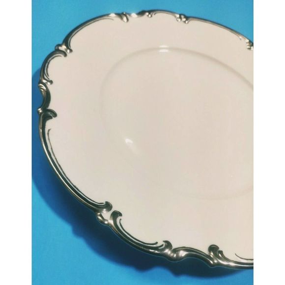 Hutschenreuther China Revere White with Platinum Trim Dinner Plate Sylvia Exc. - Picture 2 of 6